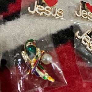 Colorful Parrot Brooch with Pearl Accent